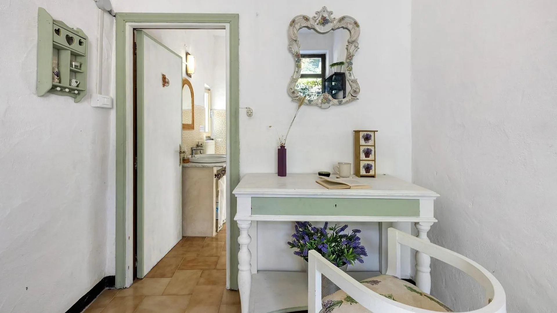Apartment La Casa Della Lavanda Castelvecchio di Rocca Barbena Italy